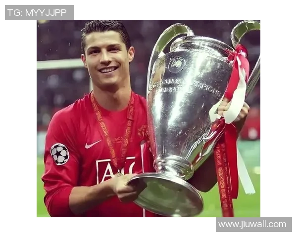 意大利足球明星C罗的传奇职业生涯与辉煌成就回顾